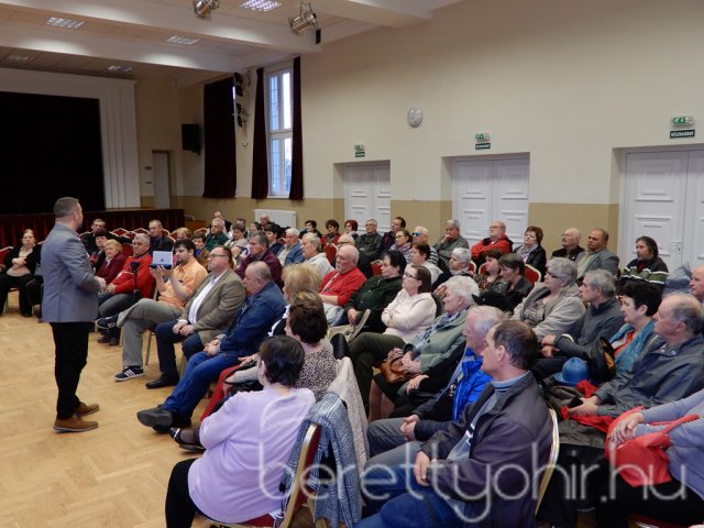 Igaz beszéd - dr. Ujhelyi István Berettyóújfaluban 23